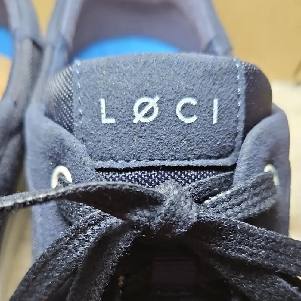 LØCI Fashion Navy Sneakers with Logo